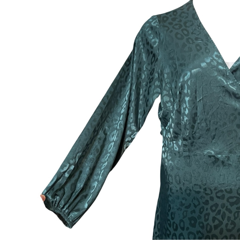 Simple Plus Emerald Green Leopard Print Long Slee… - image 3